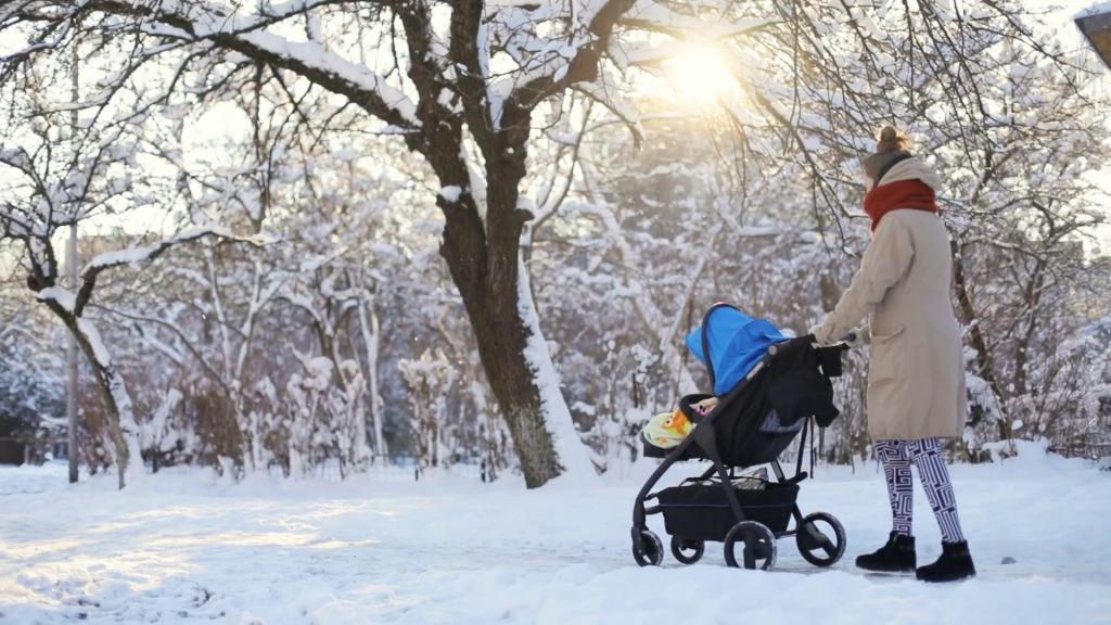 сколько гулять с новорожденным зимой
